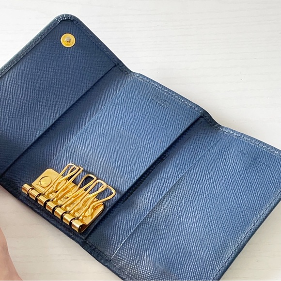 Prada blue saffiano leather key case - Picture 5 of 10